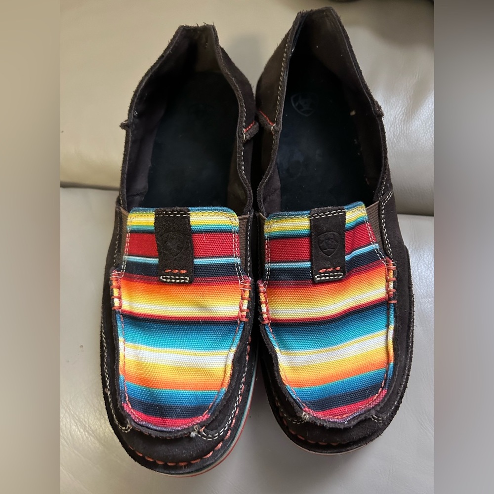 Ariat Crusier Chocolate Suede Red Serape Print 9B